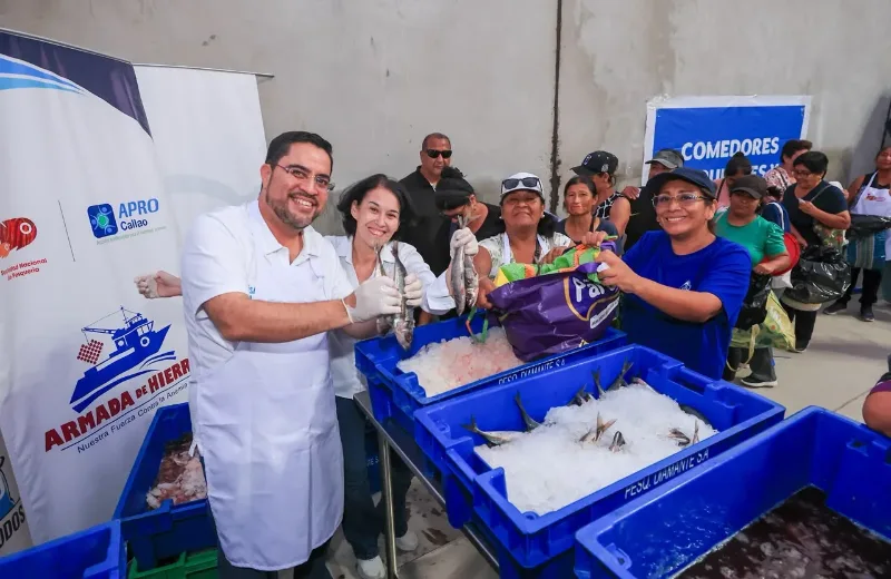 César Pérez, participó en la entrega de cinco toneladas de jurel para organizaciones sociales de Pachacútec.
